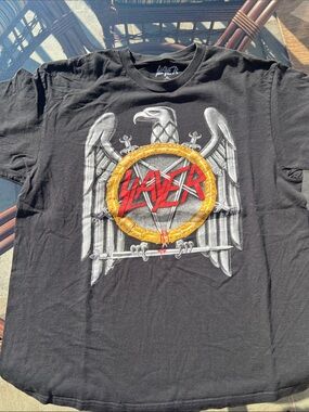 Slayer Men’s XL Black Graphic Tee with Red Logo and Gold Accent